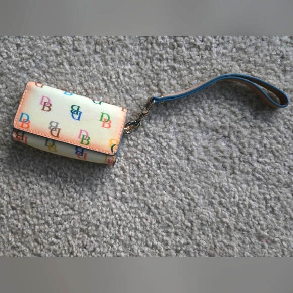 Dooney & Bourke Handbags - Vintage Y2K Dooney & Bourke Phone/Card Wristlet